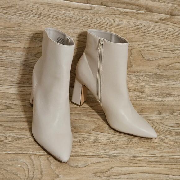 Madden Girl Ivory Bonnie Pointed Toe Block Heel Dress Booties Size 11 Boots - Picture 3 of 11